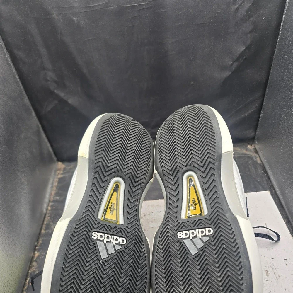 Adidas 11 Retro 